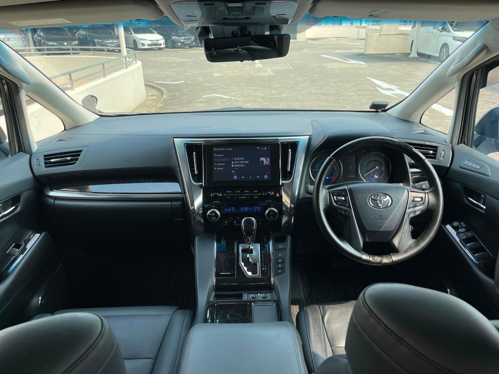 Toyota Alphard Hybrid 2.5 SR C Package photo 6